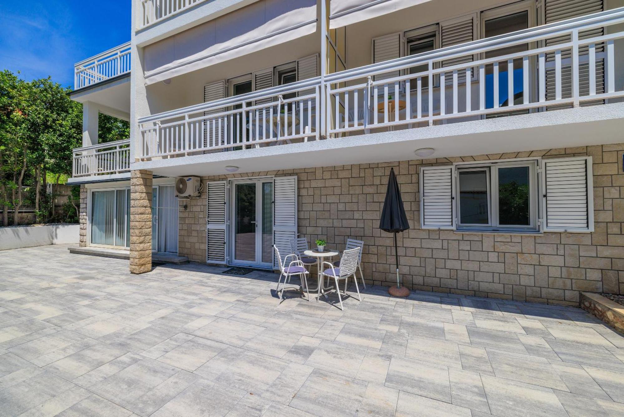 Apartments Podvezanec Crikvenica Exterior photo
